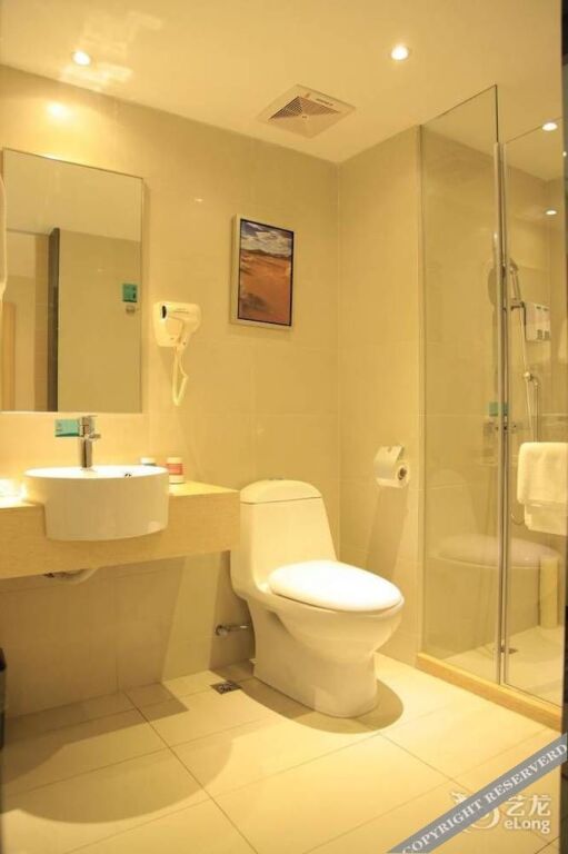 City Comfort Inn Shenzhen Longhua Bus Station Qinghu Metro Station — фото 1
