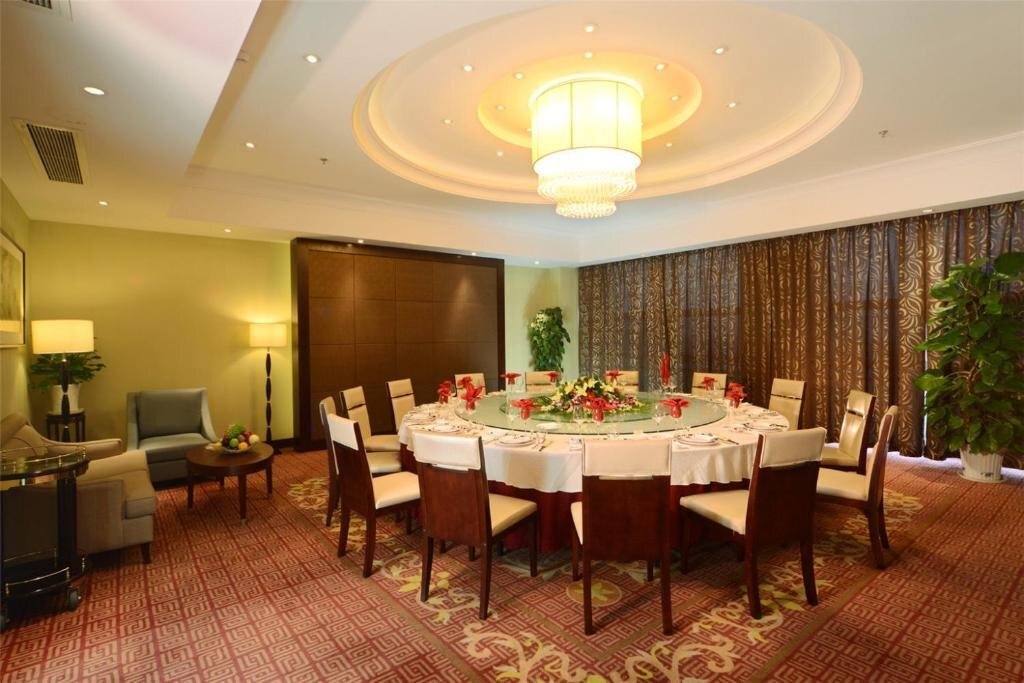 Суцянь: Star International Hotel