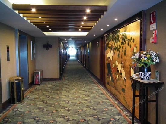 Red Crowned Crane Hotel — фото 3