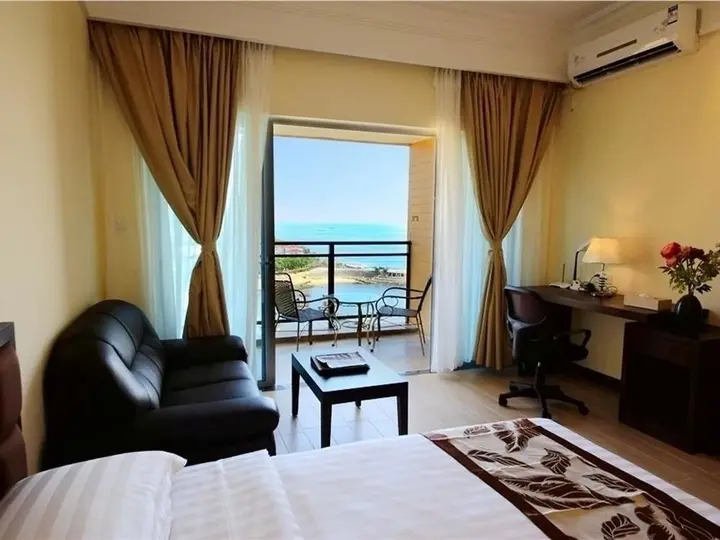 Янгиианг: Shanhaiwan Holiday Hotel