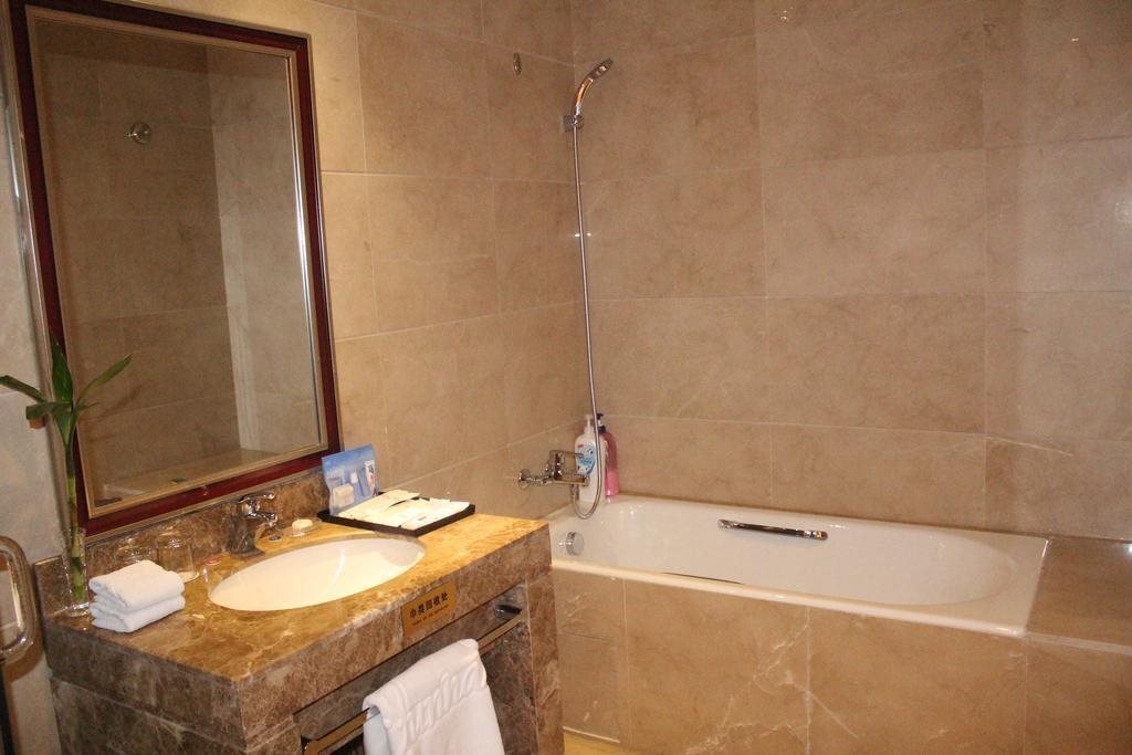 Вэйфан: Thank Inn Hotel Shandong Weifang Fangzi District Beihai Road