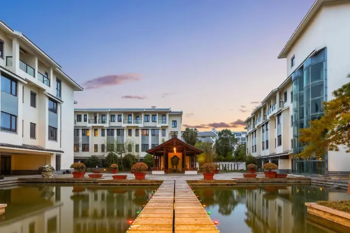 Цзаочжуан: Grand Barony Hotel