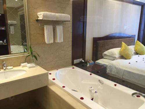 Цзуньи: World Traders Hotel Zunyi