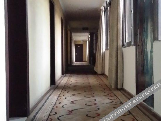 Шиянь: Shiyan Xinliangyuan Hotel