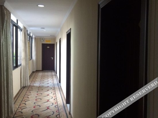 Шиянь: Shiyan Xinliangyuan Hotel