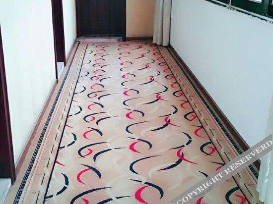 Шиянь: Shiyan Xinliangyuan Hotel