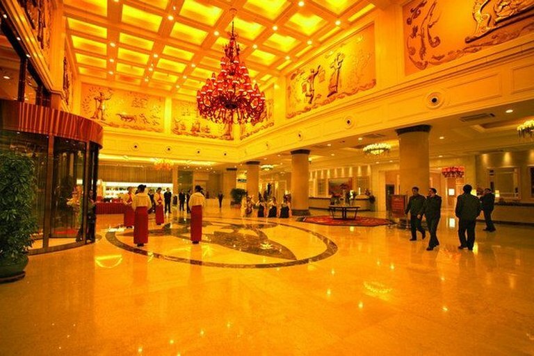 Чжумадянь: Tian Long Hotel