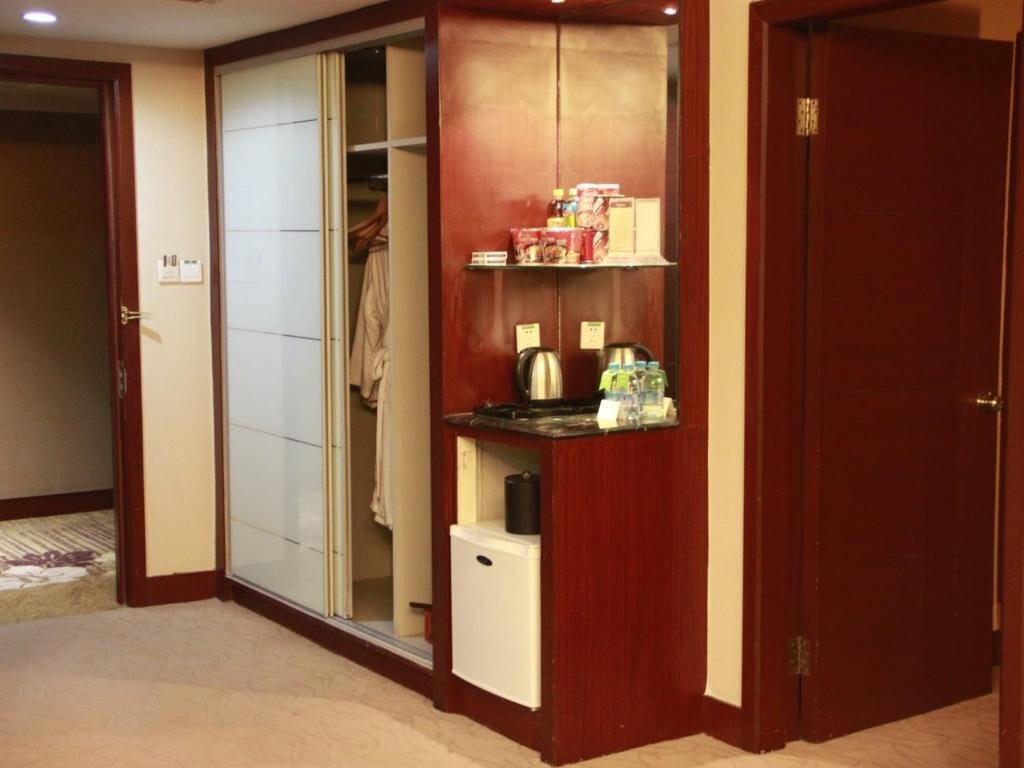 Наньтун: Jinlong International Hotel