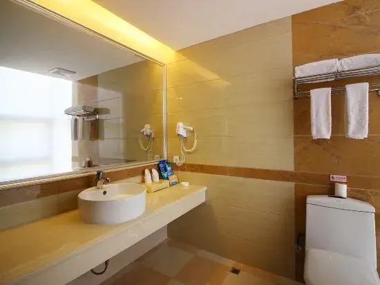 Шаогуань: Riverside Lidu Hotel