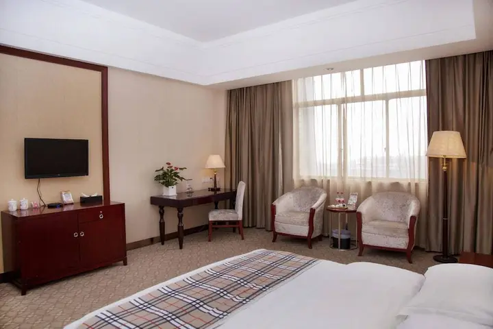 Чанша: Xiangjun Huatian Commerce
