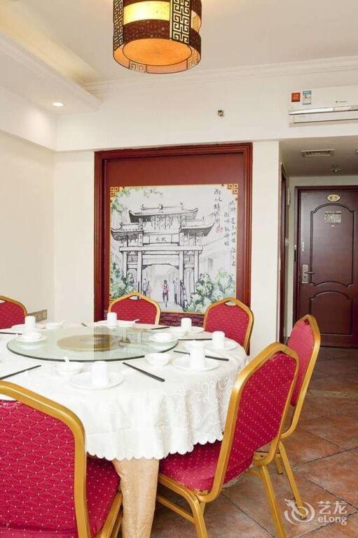 Джиангме: Jiaduoli Hotel