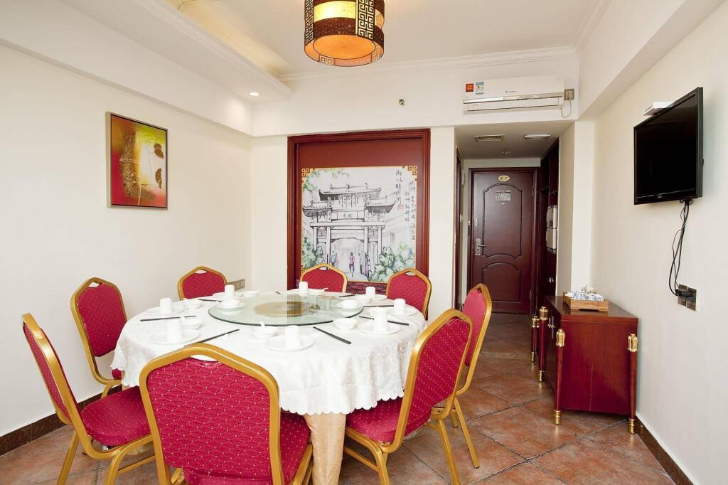 Джиангме: Jiaduoli Hotel