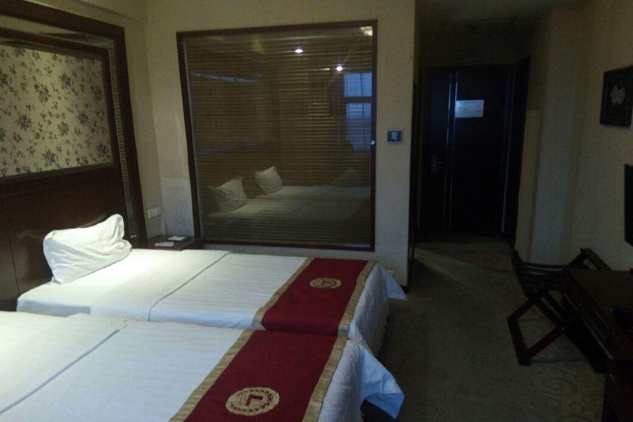 Аньшань: Futian Business Hotel