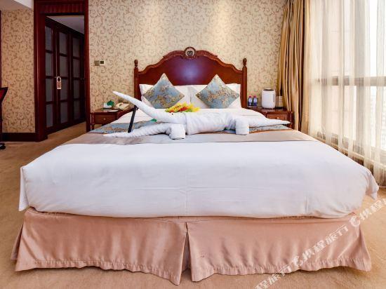 Далянь: Yifeng Harbour Hotel