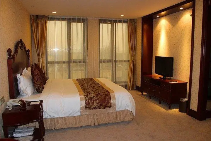 Далянь: Yifeng Harbour Hotel