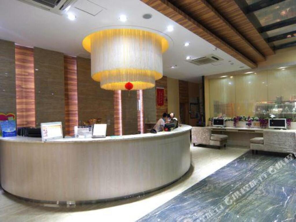Наньнин: Unitour Hotel (Nanning Dongge Road Chaoyang Square Subway Station)(优程酒店（南宁东葛路朝阳广场地铁站店）)