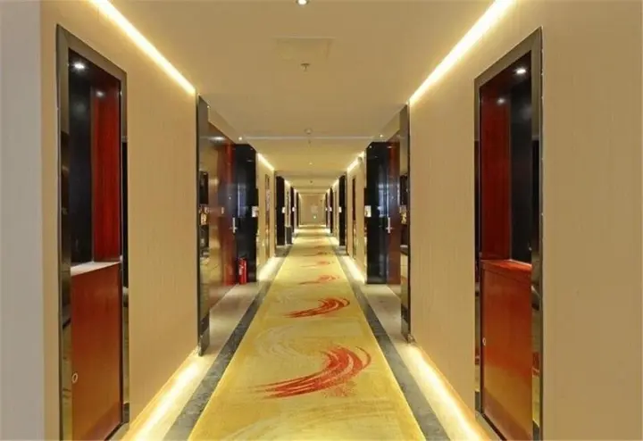 Янгиианг: Yangjiang Jiayue Hotel