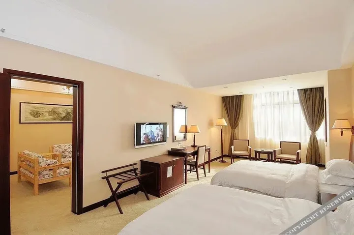 Янгиианг: Yangjiang Jiayue Hotel