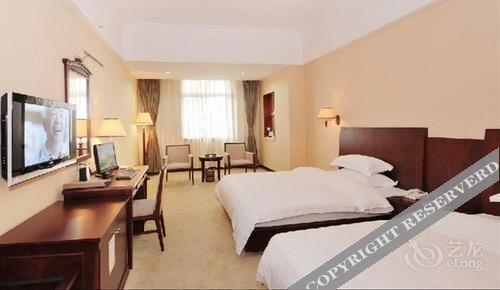 Янгиианг: Yangjiang Jiayue Hotel