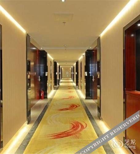 Янгиианг: Yangjiang Jiayue Hotel