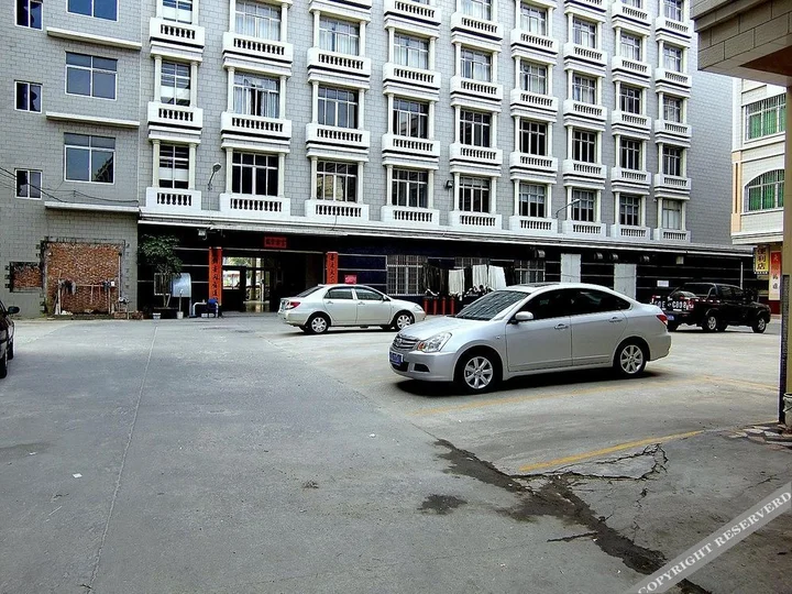 Янгиианг: Yangjiang Jiayue Hotel