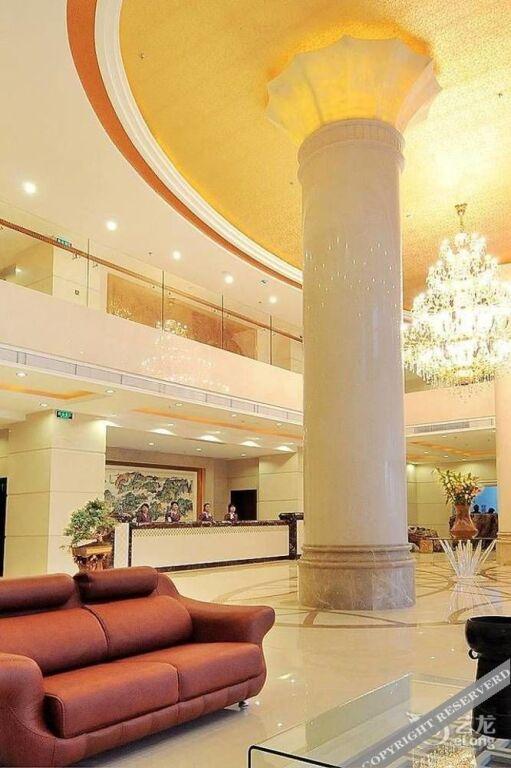 Янгиианг: Yangjiang Jiayue Hotel