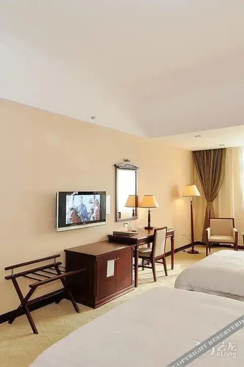 Янгиианг: Yangjiang Jiayue Hotel