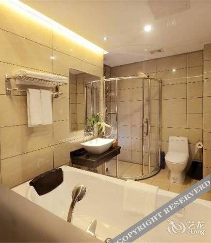 Янгиианг: Yangjiang Jiayue Hotel