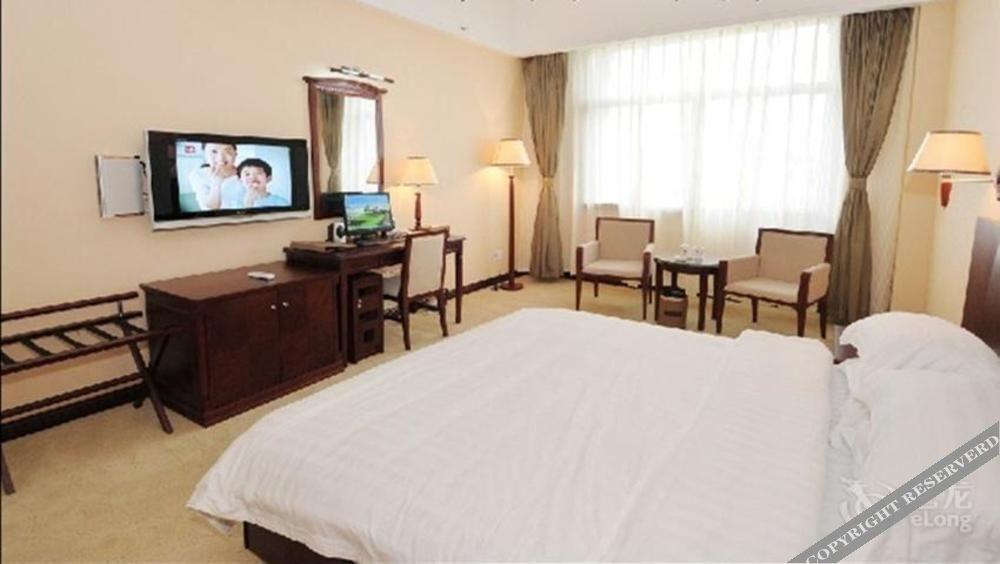 Янгиианг: Yangjiang Jiayue Hotel