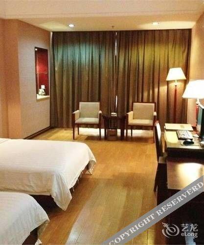 Янгиианг: Yangjiang Jiayue Hotel