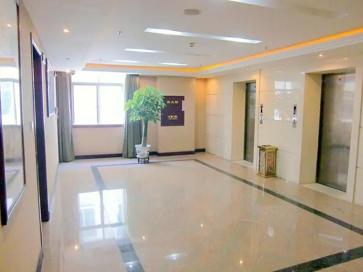 Янгиианг: Yangjiang Jiayue Hotel