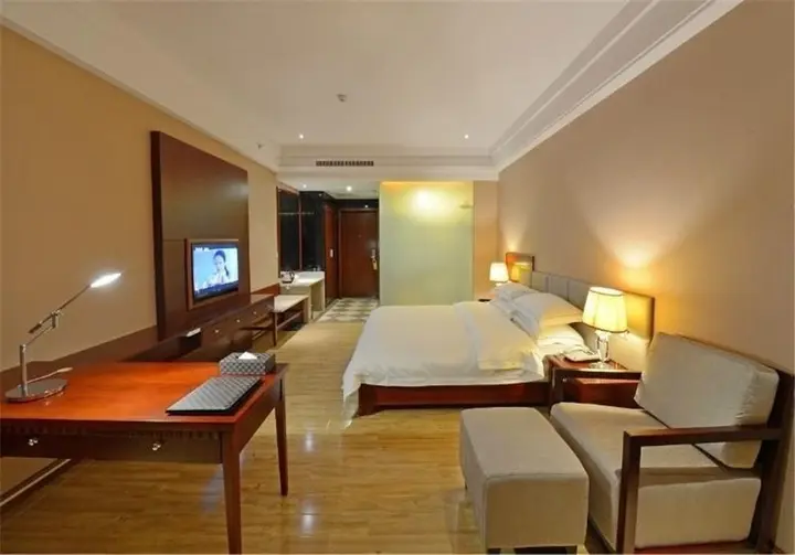 Янгиианг: Yangjiang Jiayue Hotel