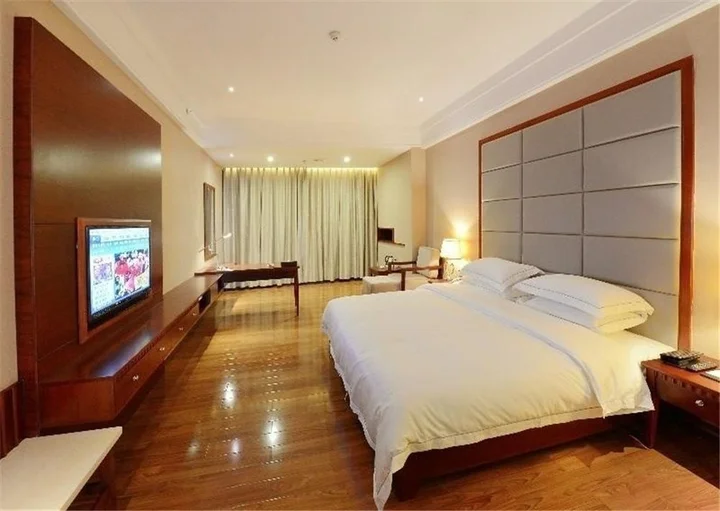 Янгиианг: Yangjiang Jiayue Hotel
