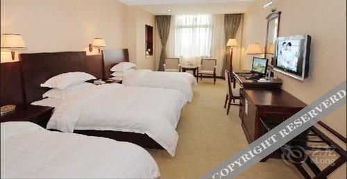 Янгиианг: Yangjiang Jiayue Hotel