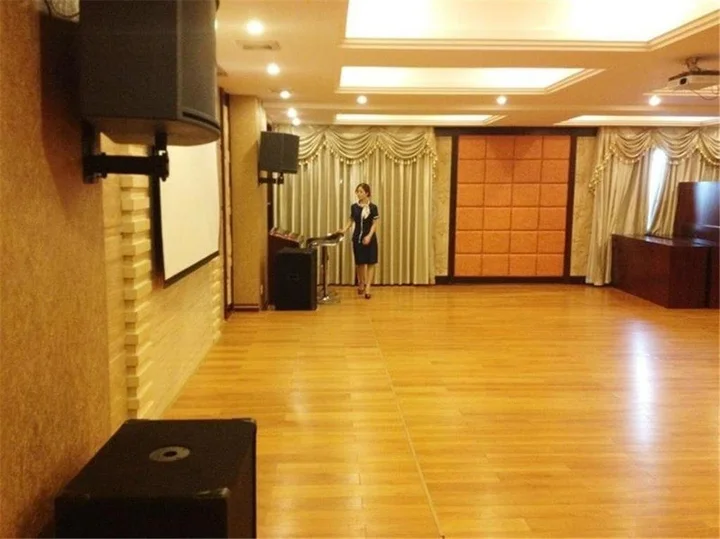 Янгиианг: Yangjiang Jiayue Hotel
