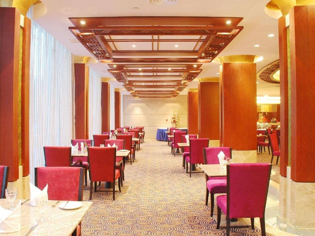 King Kowloon Hotel — фото 1
