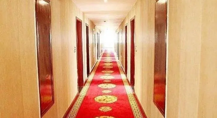 Чжанцзяцзе: Zhangjiajie Zhongxin Business Hotel