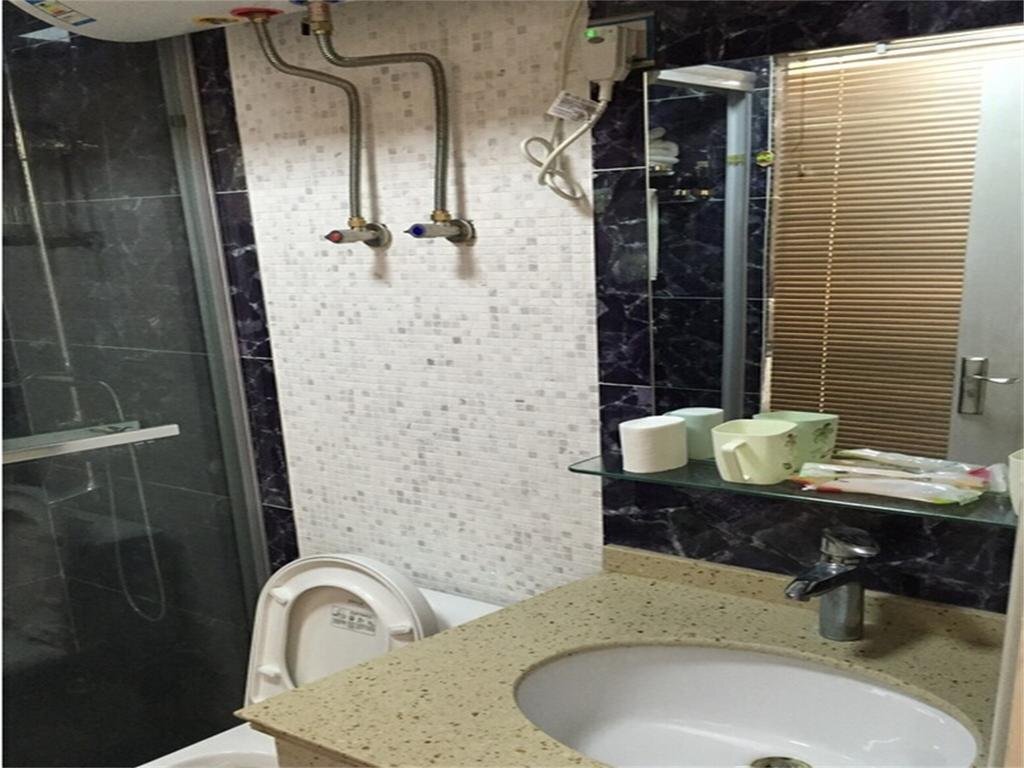 Наньтун: Nantong Suzhong Business Hotel