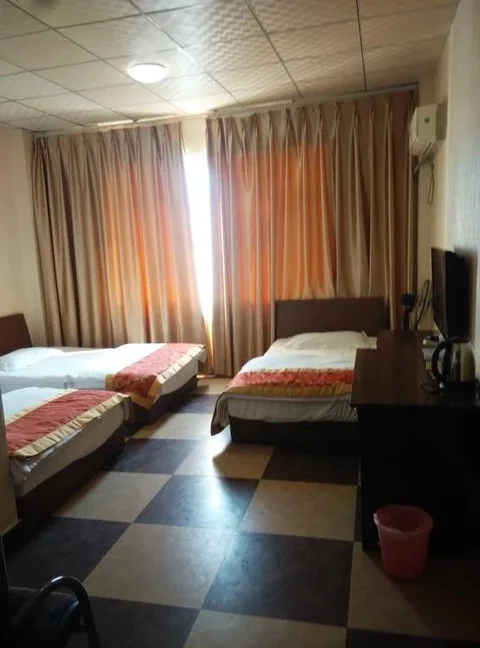Яань: Yurui Business Hotel