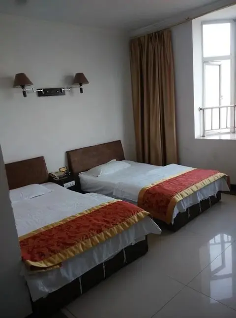 Яань: Yurui Business Hotel