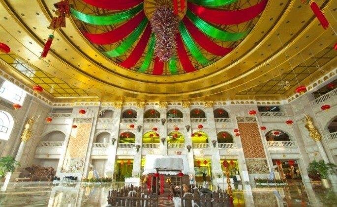 Линьи: Huasheng Jiangquan Hotel & Town