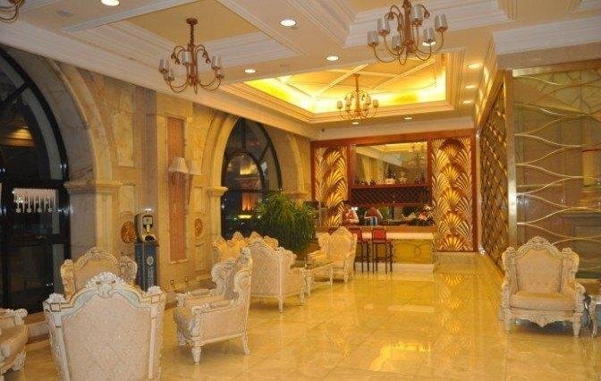 Линьи: Huasheng Jiangquan Hotel & Town