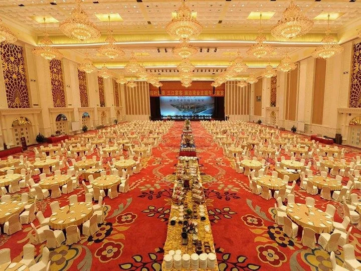 Линьи: Huasheng Jiangquan Hotel & Town