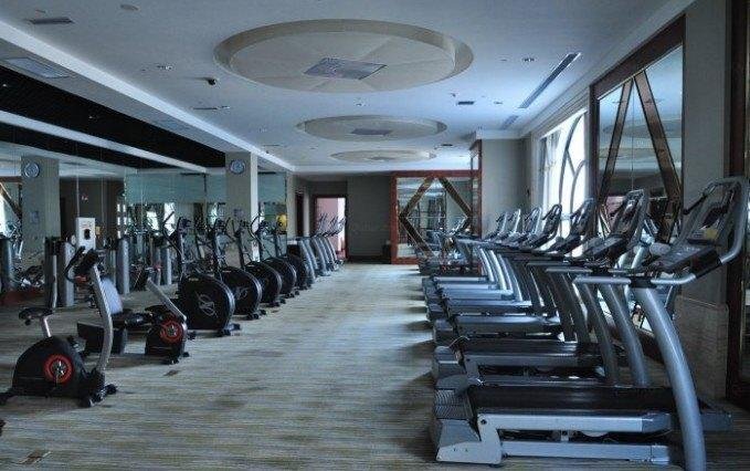 Линьи: Huasheng Jiangquan Hotel & Town