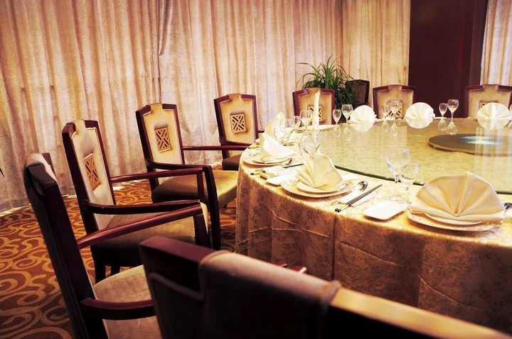Цзинин: JingHang Holiday Hotel