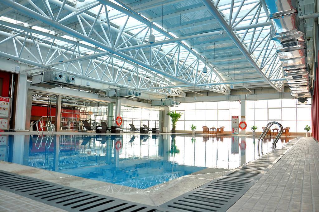 Цзинин: JingHang Holiday Hotel