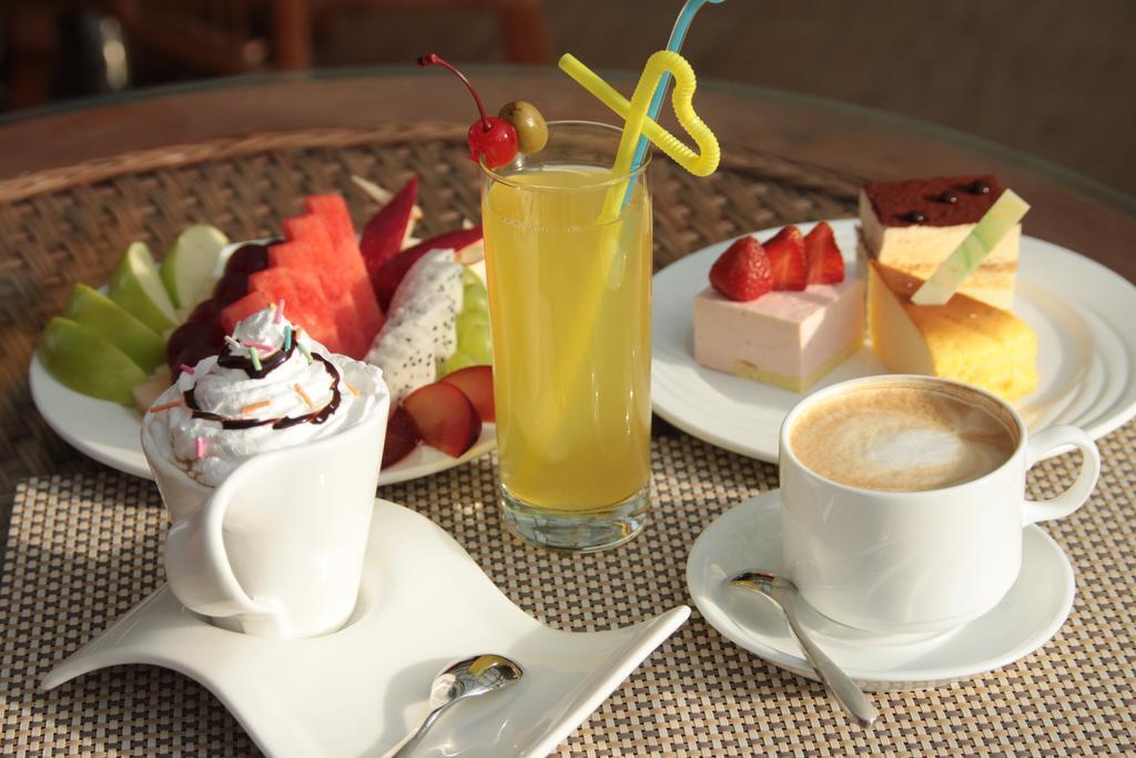 Цзинин: JingHang Holiday Hotel