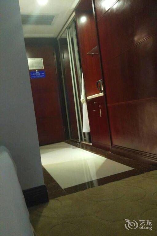 Ухань: Gaoxiong Hotel