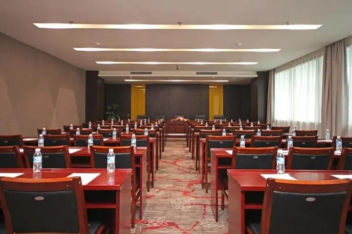 Баошань: Dongfang Xuanyi Holiday Hotel