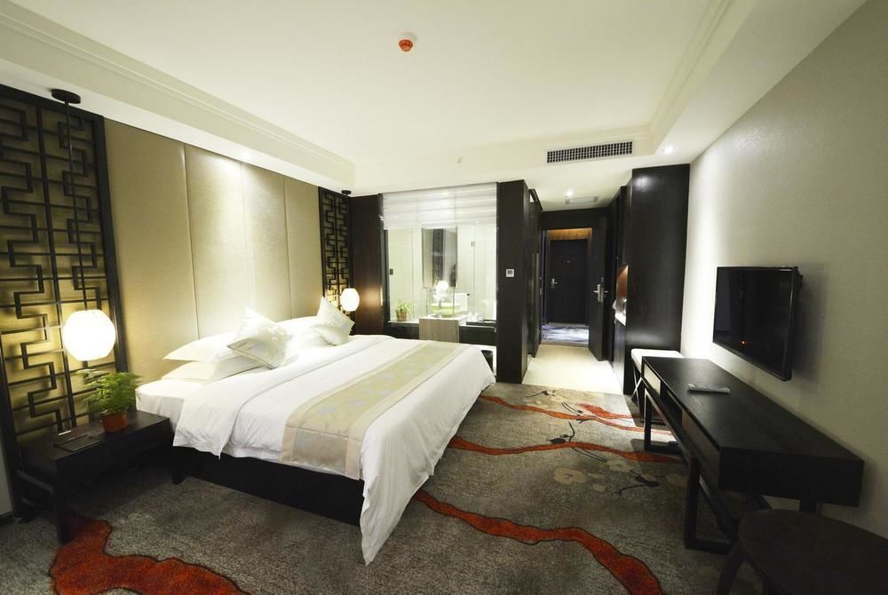 Баошань: Dongfang Xuanyi Holiday Hotel